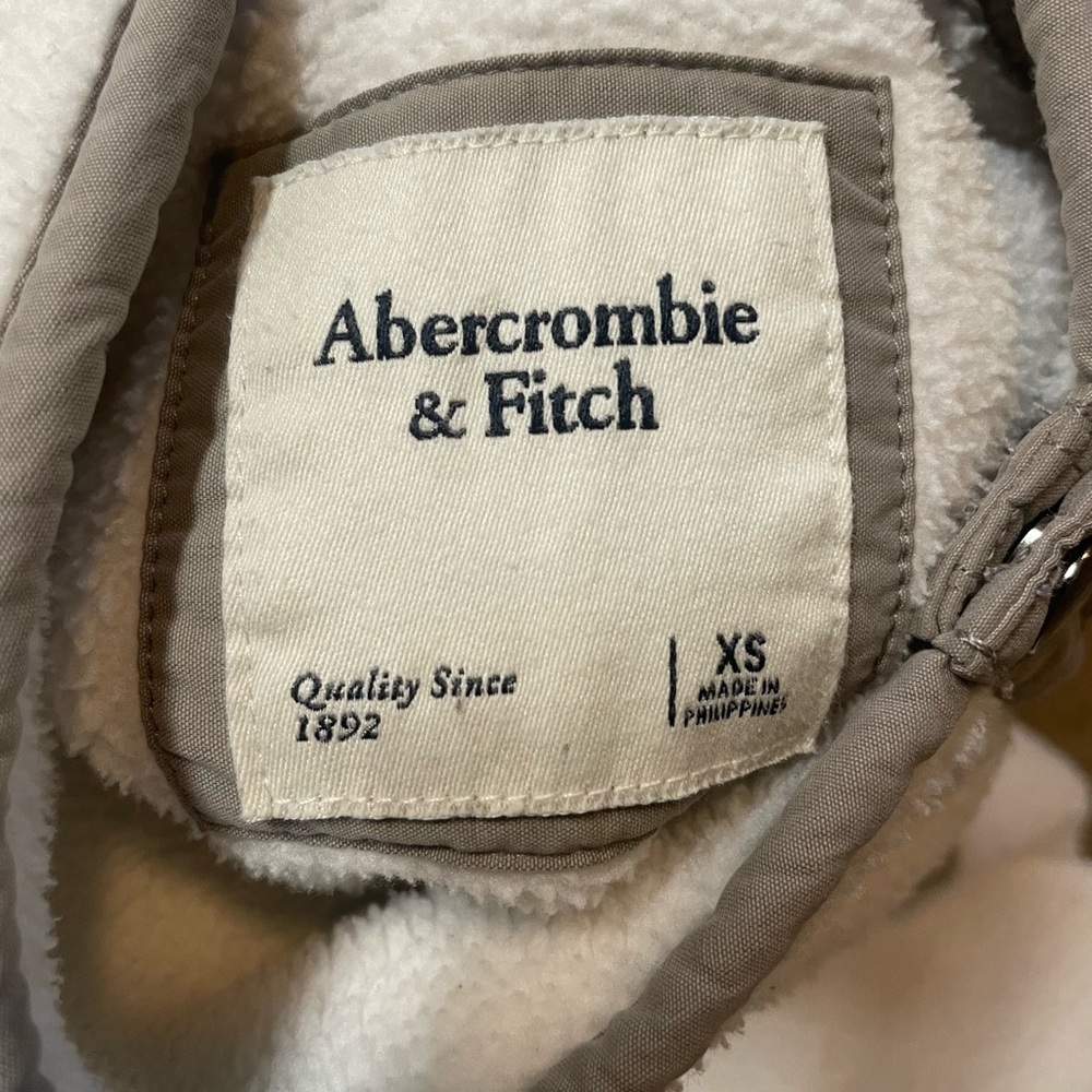 Abercrombie & Fitch Asymmetrical Pullover Fleece - Picture 3 of 6